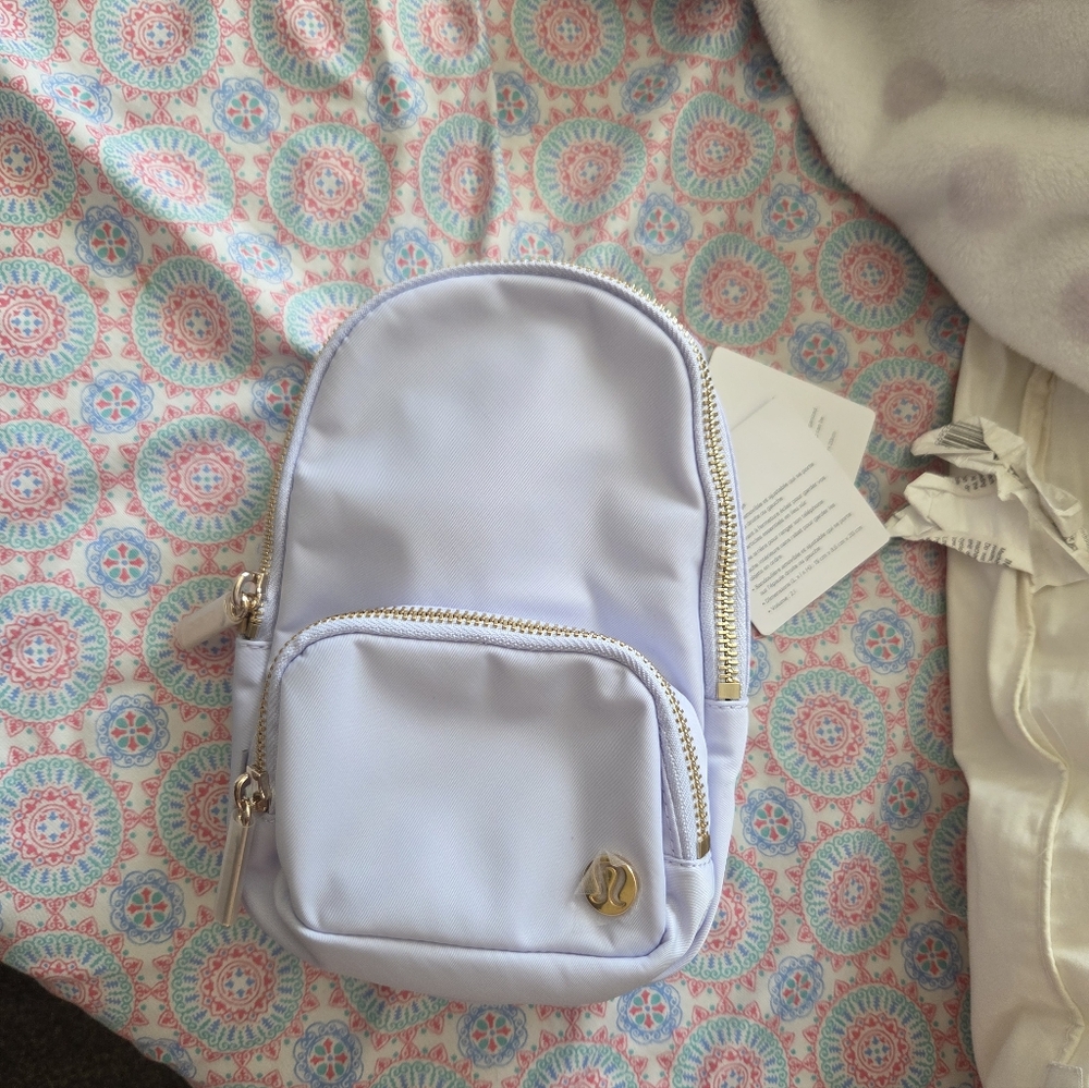Lululemon Everywhere Sling Bag